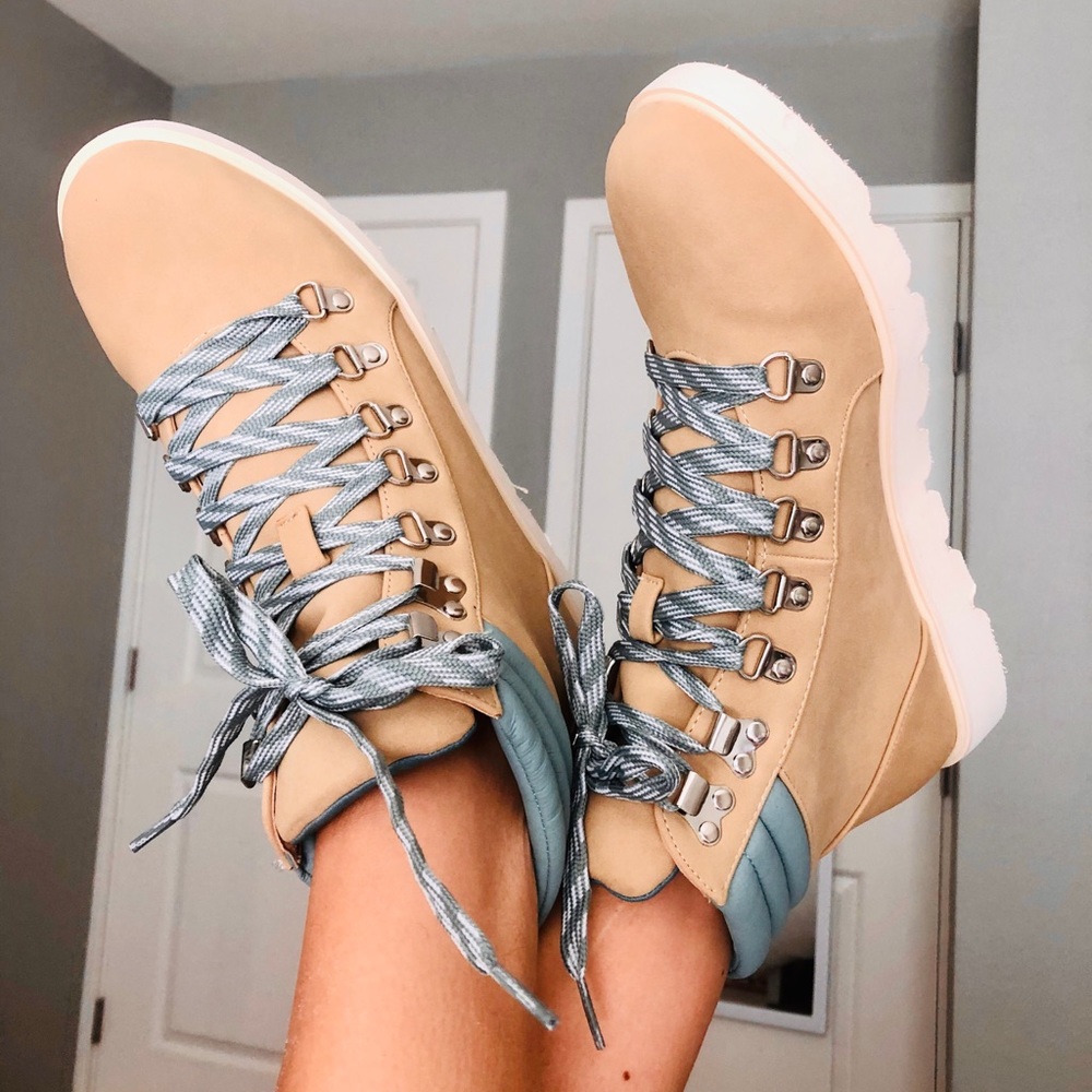Casual Hiking Style Booties